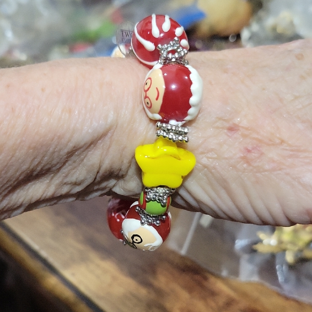 Christmas Mrs Ssnta Claus Stretch Bracelet~ glass